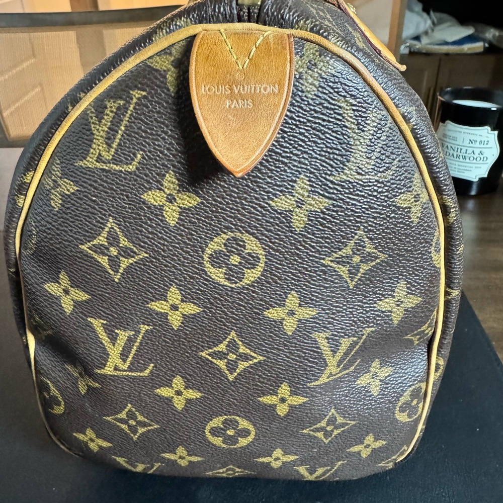 Louis Vuitton Brown Interior with Tan Trim - Picture 2 of 12